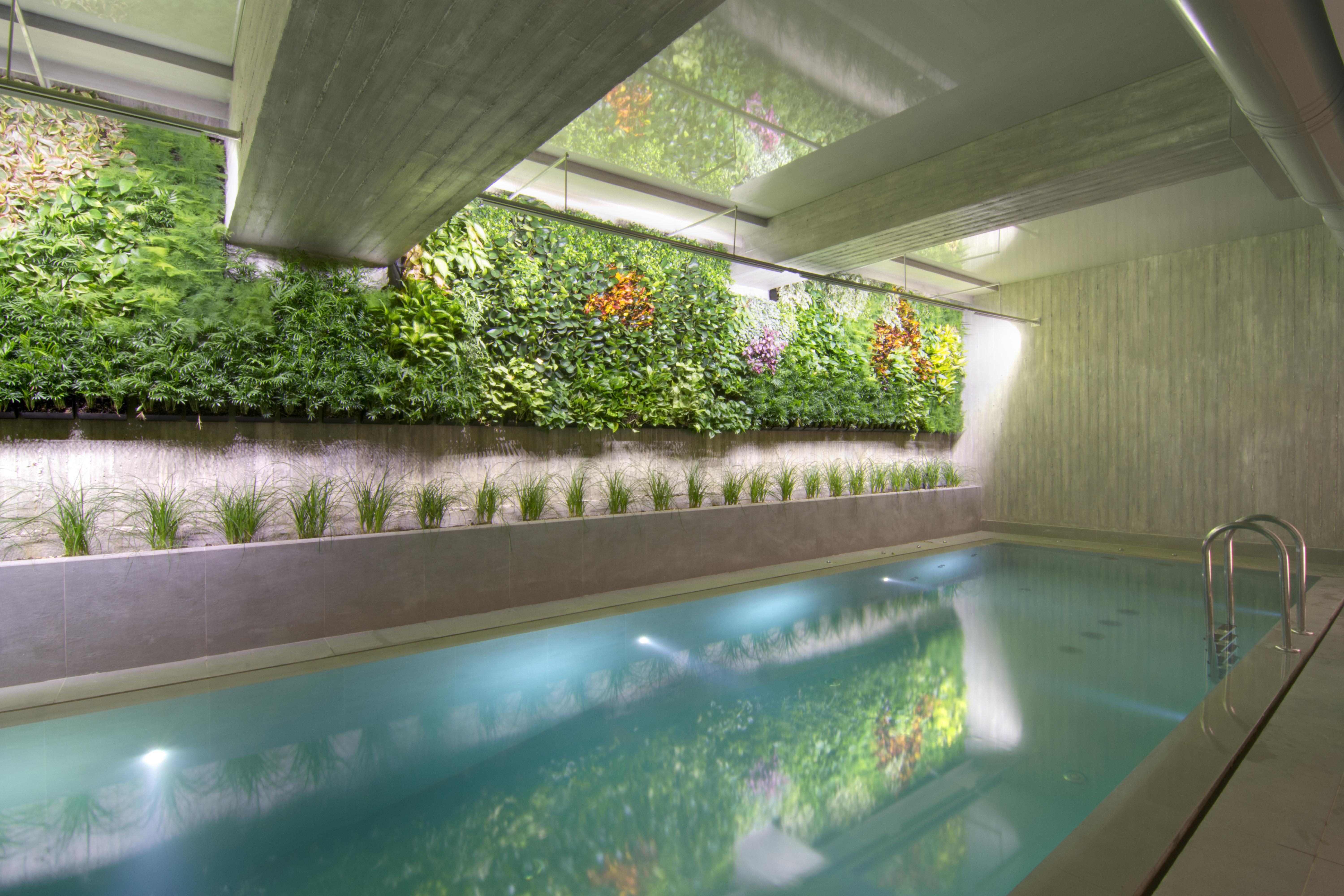 Coco-Mat Athens Jumelle Hotel Bagian luar foto A green wall in a swimming pool